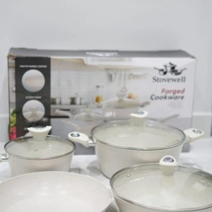 A vibrant, colourful stir-fry dish being cooked effortlessly in the non-stick marble-coated wok/casserole pot.